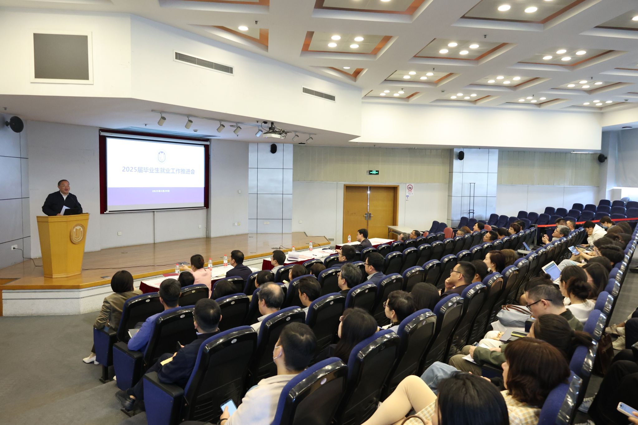 照片.jpg 照片.jpg